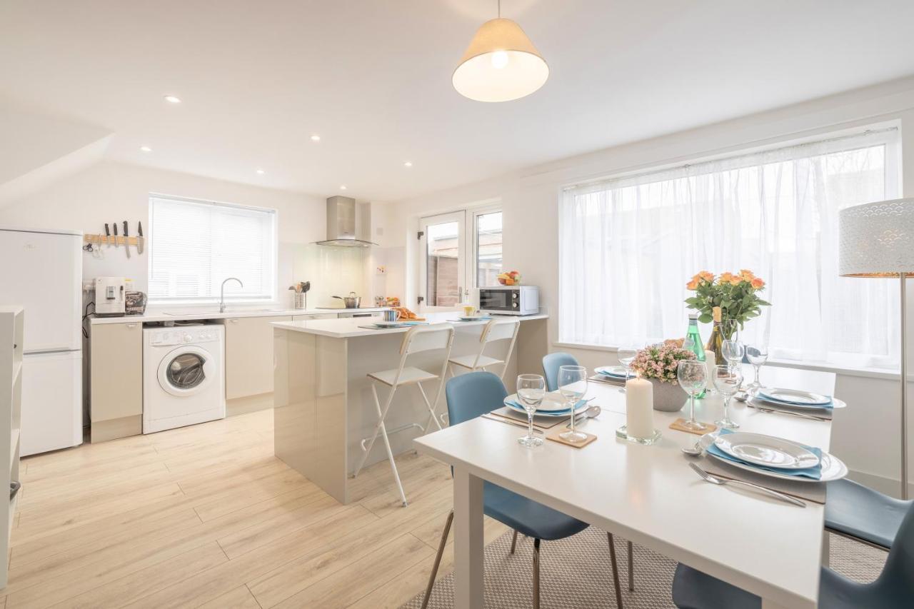 Elegant Home Mod Kitchen, Fast Wi-Fi, Free Parking Carrickfergus Kültér fotó