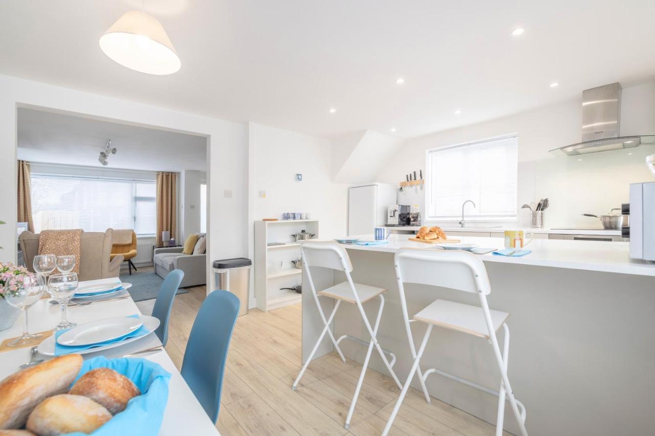 Elegant Home Mod Kitchen, Fast Wi-Fi, Free Parking Carrickfergus Kültér fotó