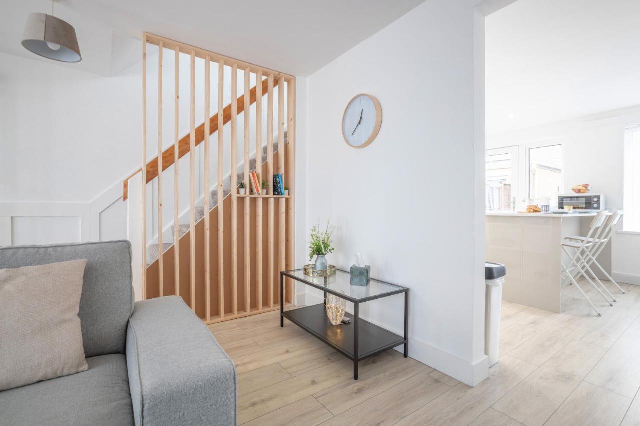 Elegant Home Mod Kitchen, Fast Wi-Fi, Free Parking Carrickfergus Kültér fotó