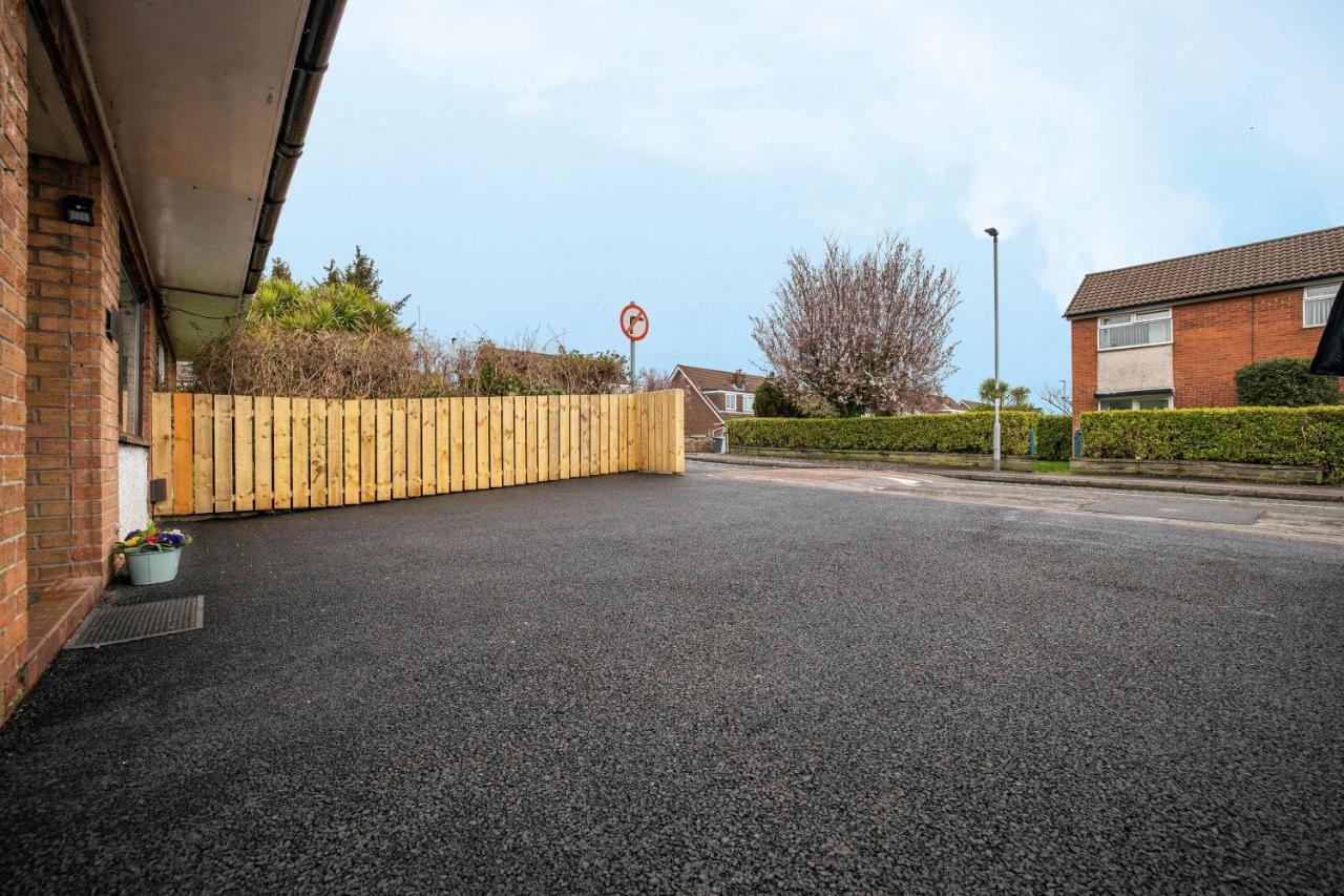 Elegant Home Mod Kitchen, Fast Wi-Fi, Free Parking Carrickfergus Kültér fotó